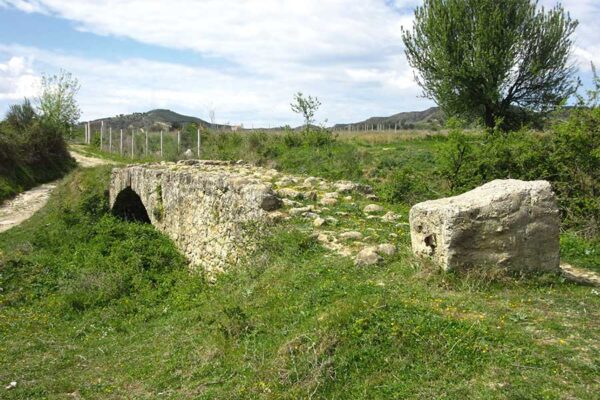 Brücke der Via Egnatia bei Peqin in Albanien