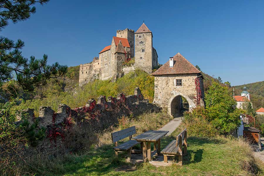 Mittelalterliche Burg mit Burgtor